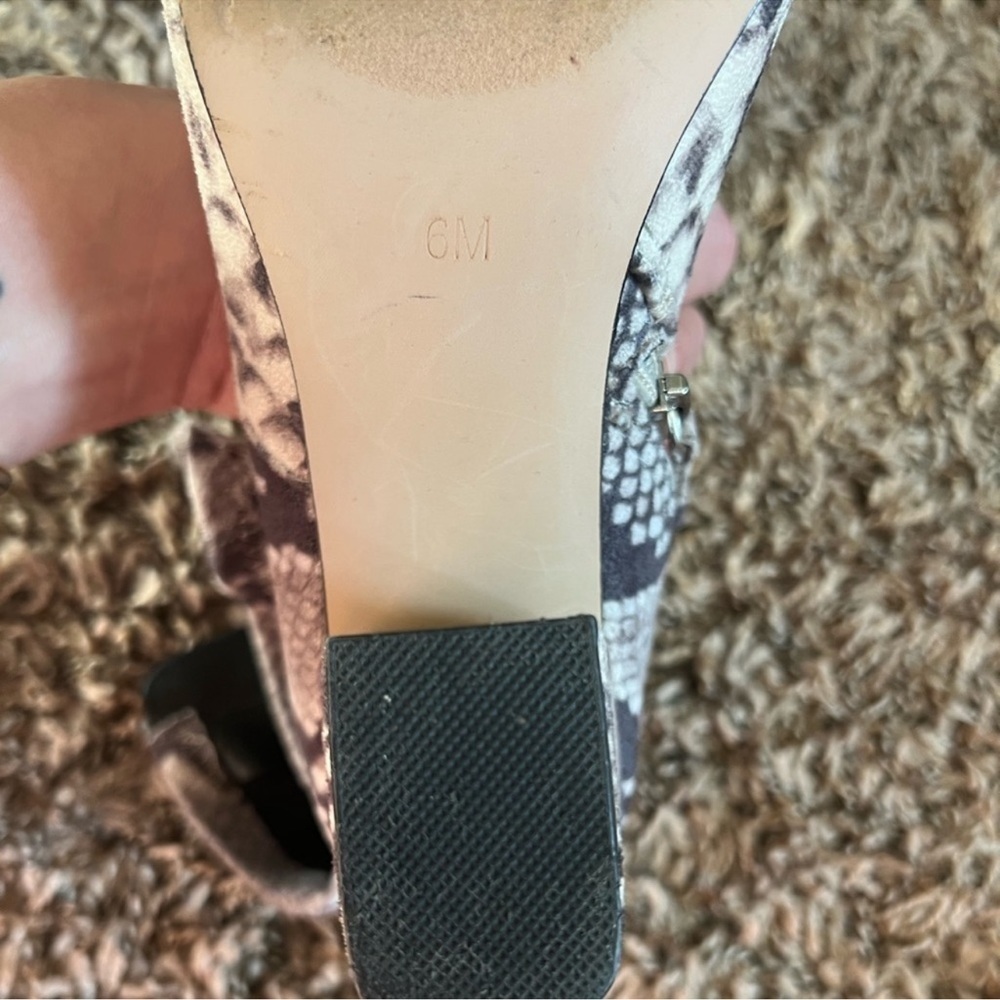 New✨ Steve Madden Snake Print Booties - Picture 4 of 5